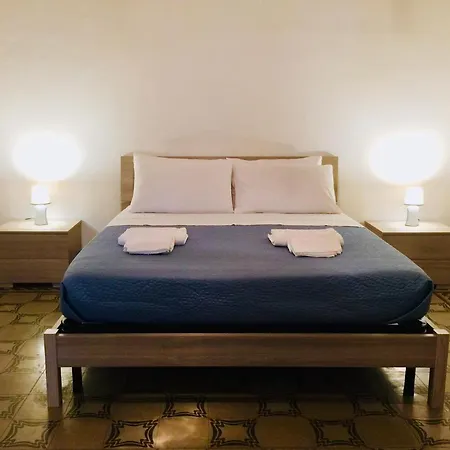 ベッド・アンド・ブレックファスト Old Street B&B カターニア